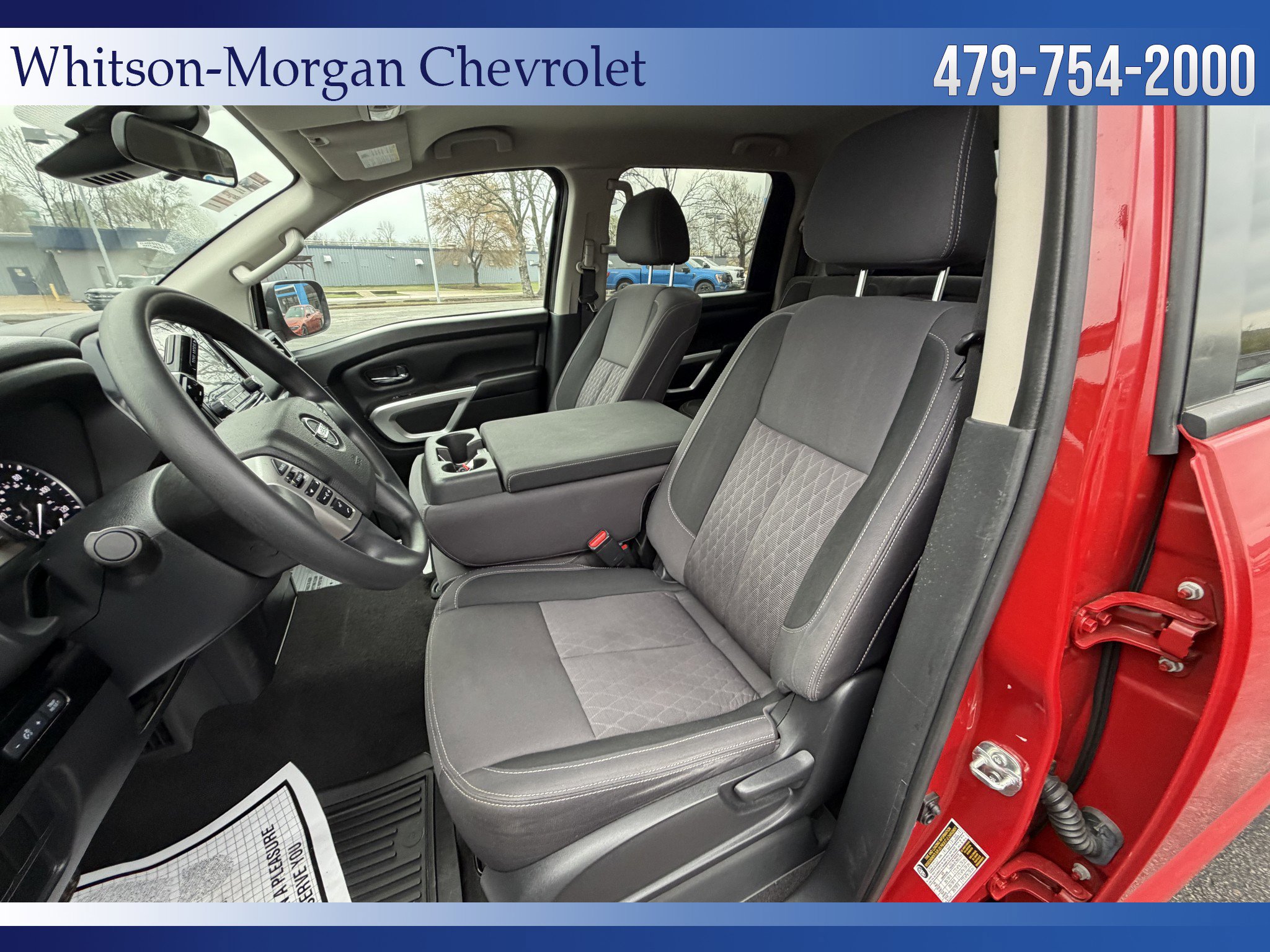 Used 2022 Nissan Titan SV image 9