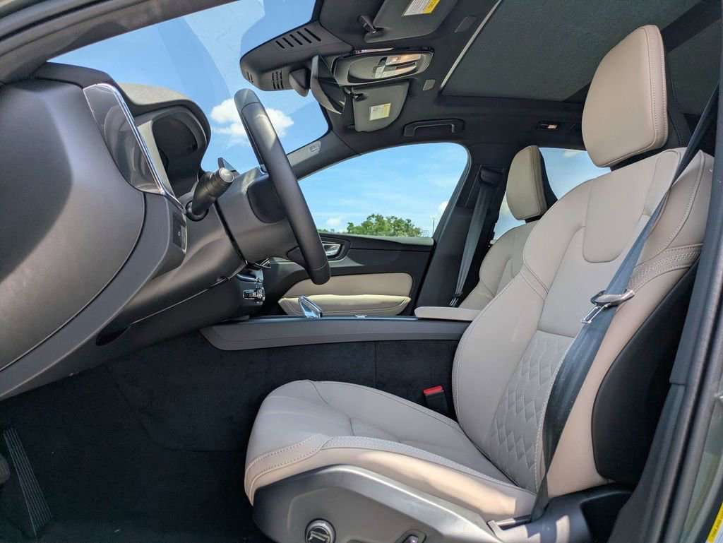 New 2026 Volvo XC60 B5 Core AWD/4WD image 2