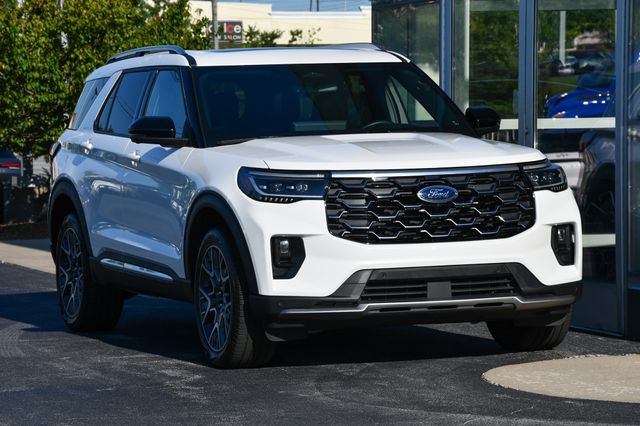 Used 2025 Ford Explorer Platinum w/ Ultimate Package AWD/4WD image 6