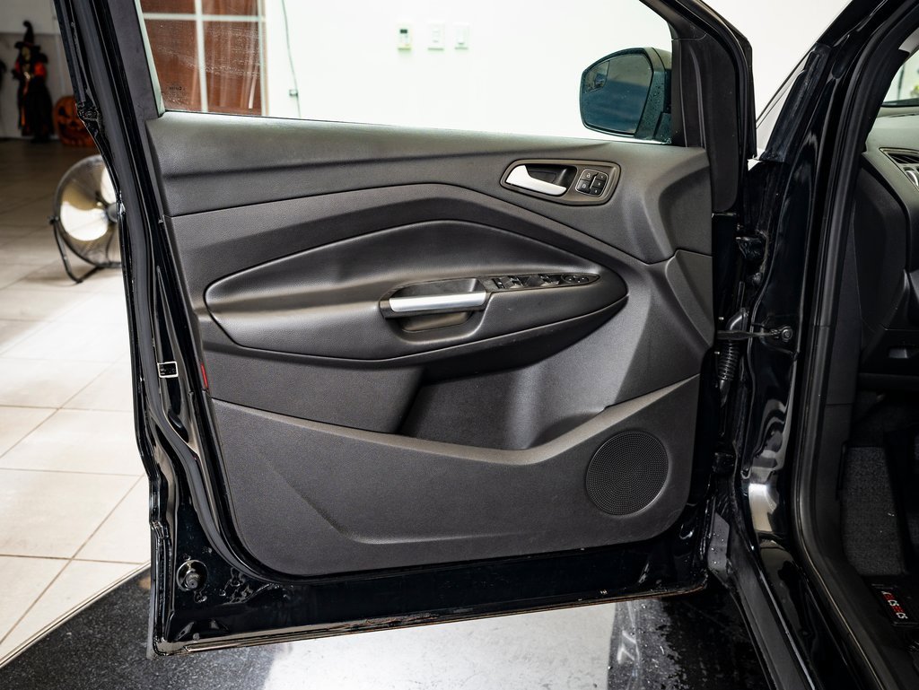 Used 2018 Ford Escape Titanium image 23