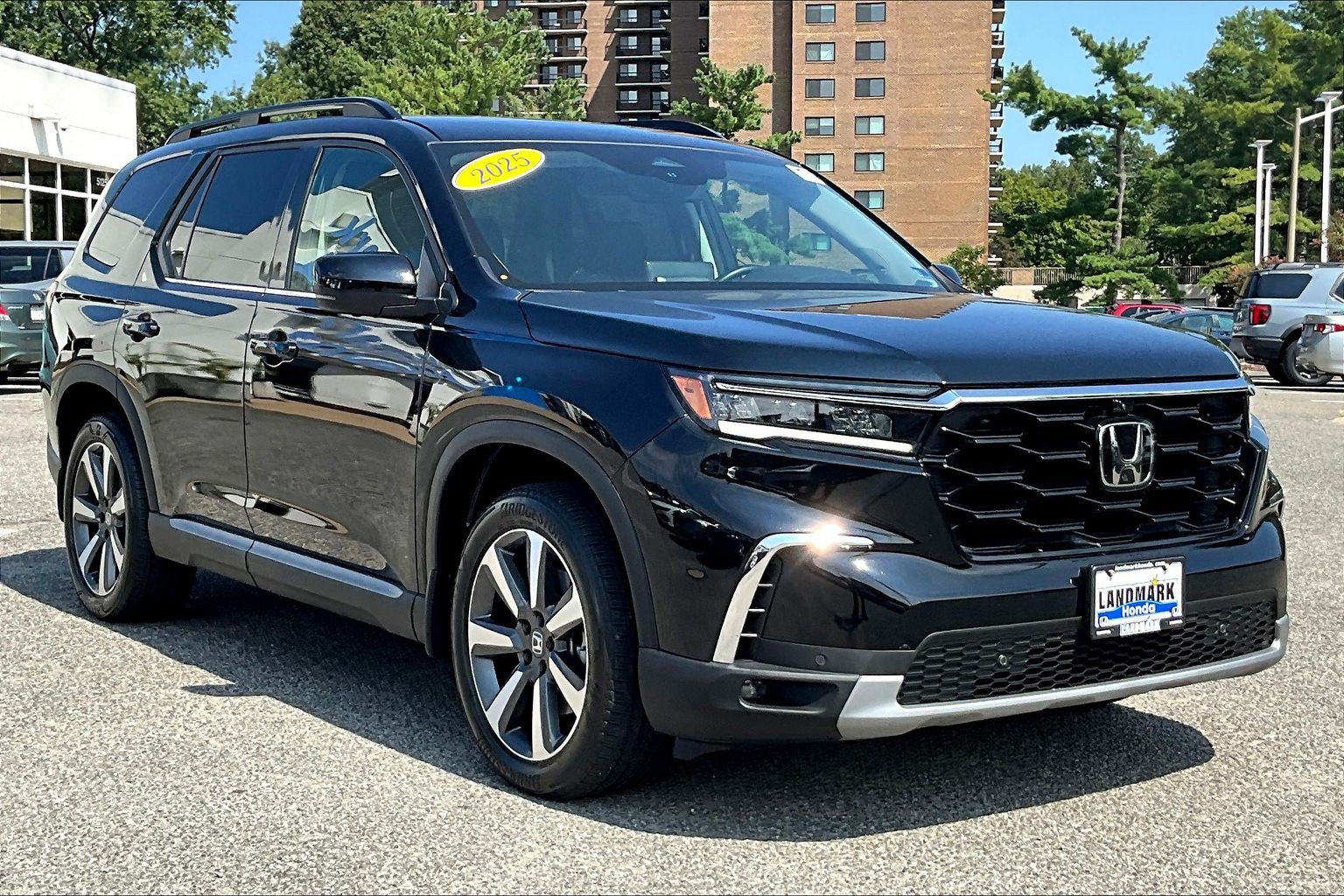 Used 2025 Honda Pilot Elite image 11