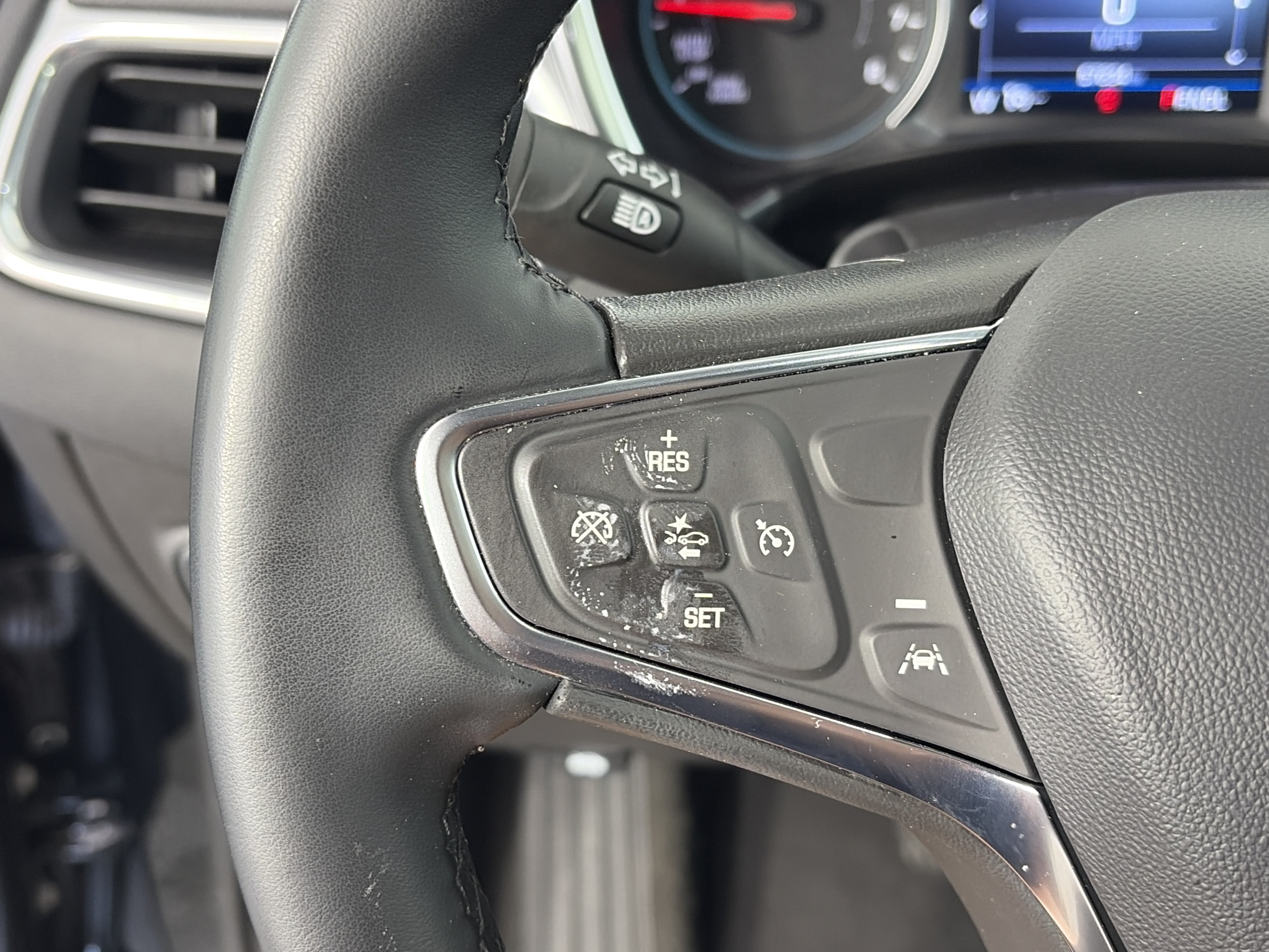 Used 2024 Chevrolet Equinox LT AWD/4WD image 29