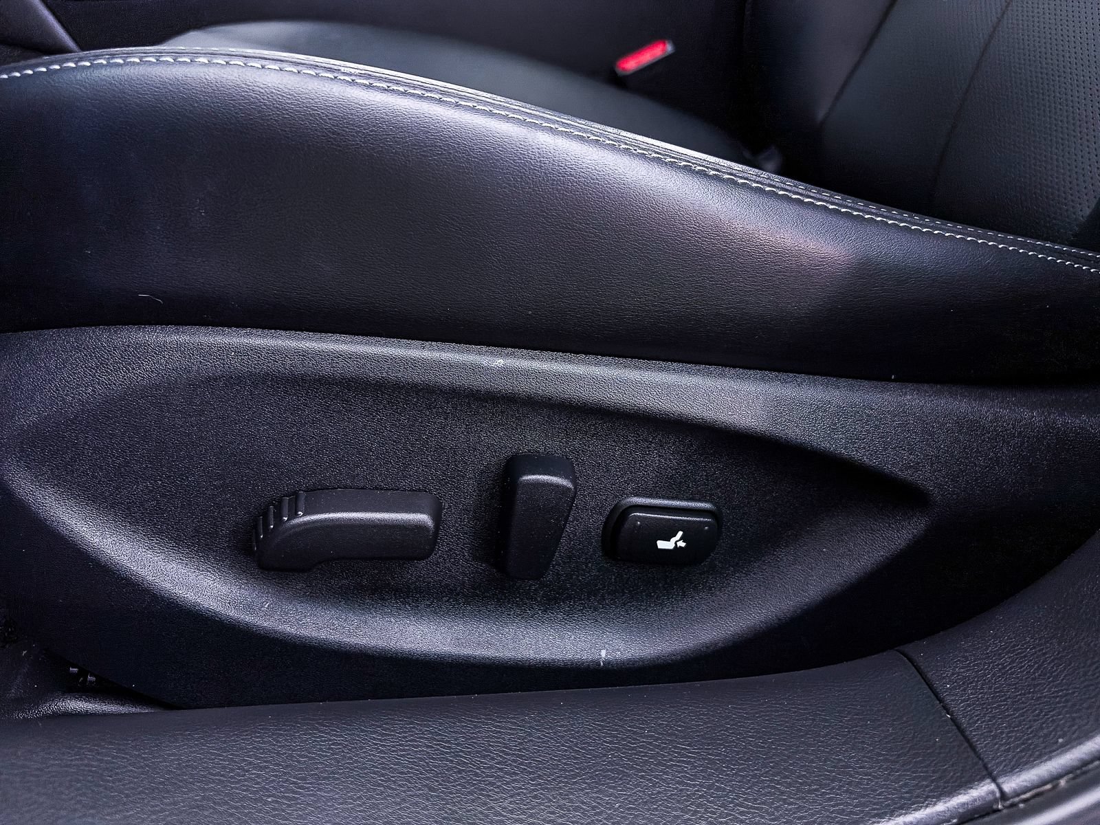 Used 2023 INFINITI Q50 Luxe w/ Cargo Package RWD image 19