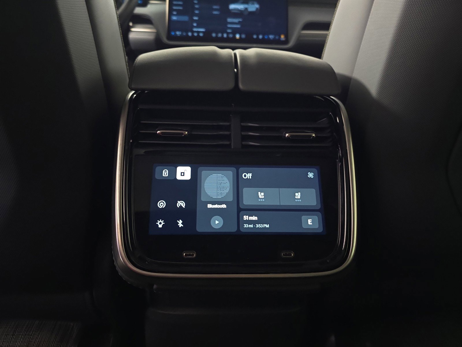 Used 2024 Rivian R1S Adventure image 30