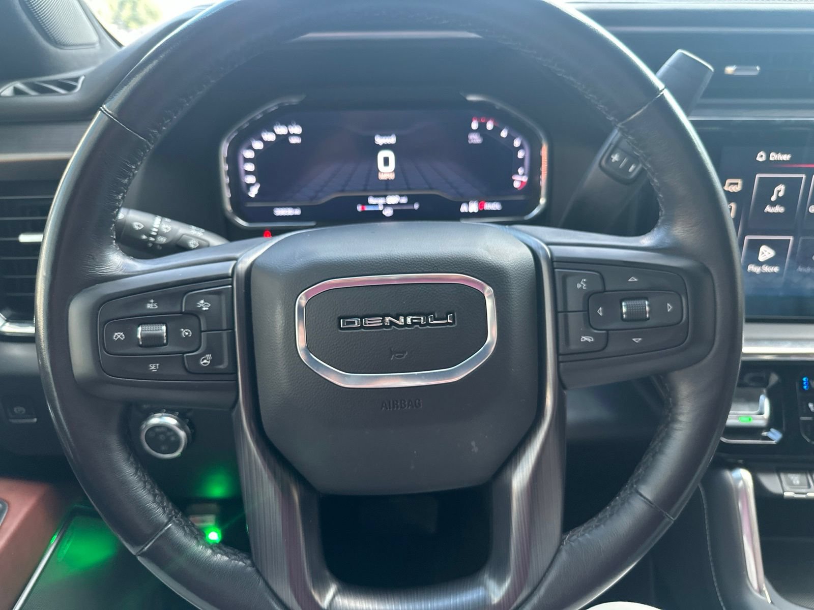 Used 2024 GMC Sierra 2500 Denali Ultimate AWD/4WD image 10