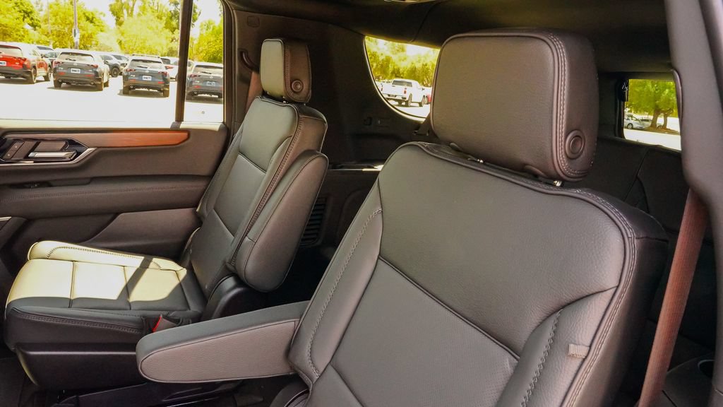 New 2026 GMC Yukon XL Denali w/ Denali Reserve Package AWD/4WD image 10