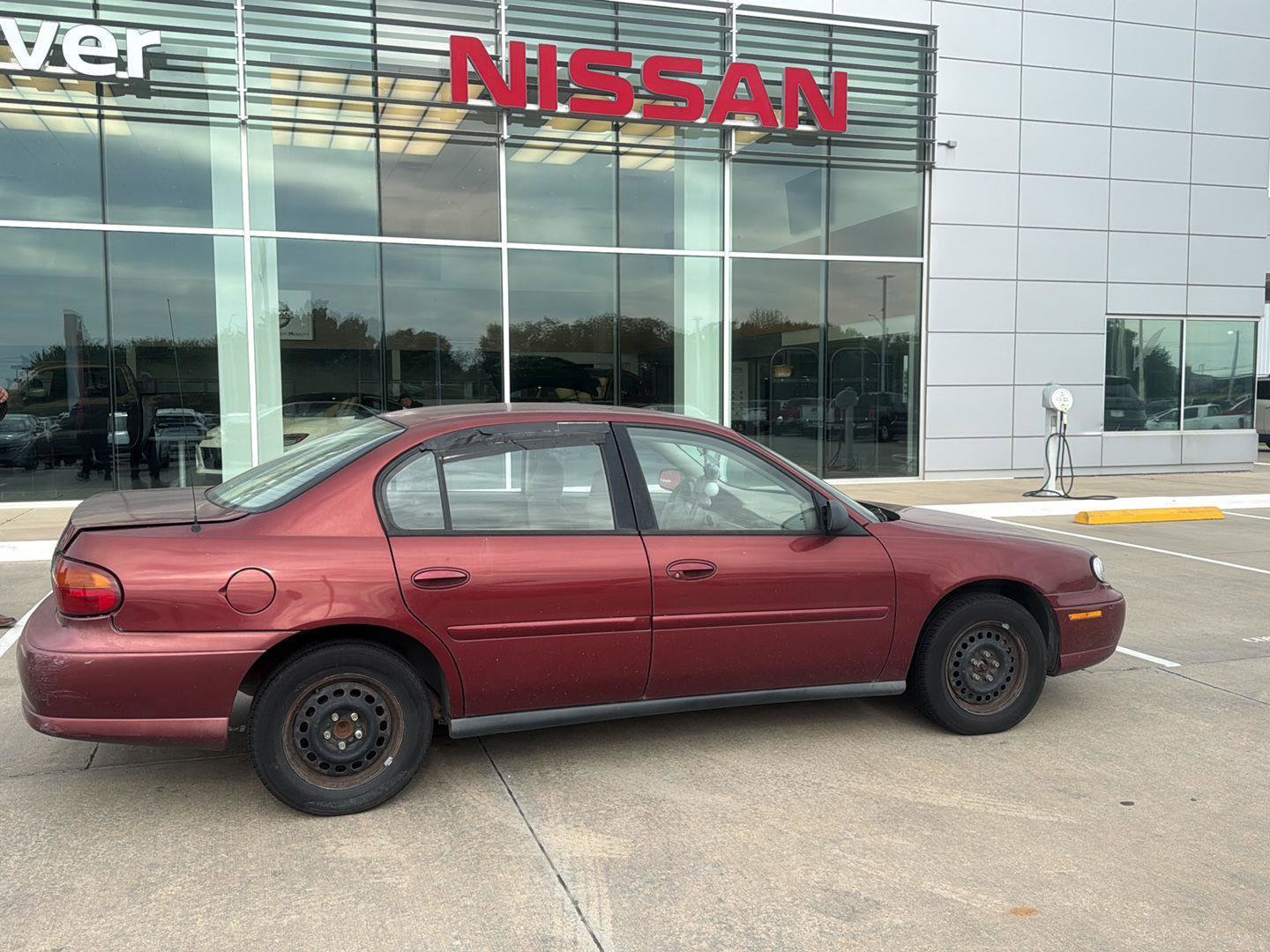 Used 2003 Chevrolet Malibu V6 w/ Preferred Equipment Group 1 FWD image 1