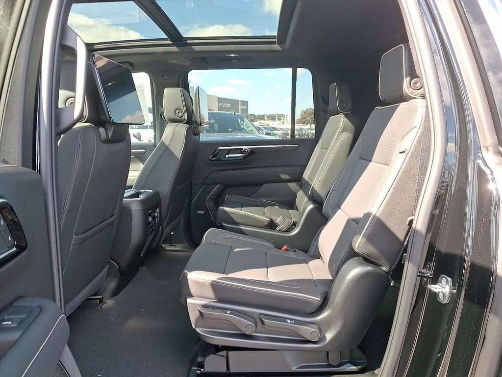 New 2026 Chevrolet Suburban Premier image 5