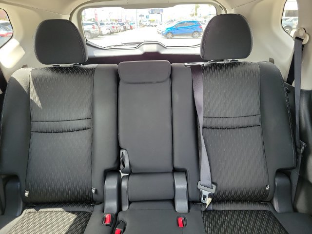 Used 2020 Nissan Rogue SV FWD image 18