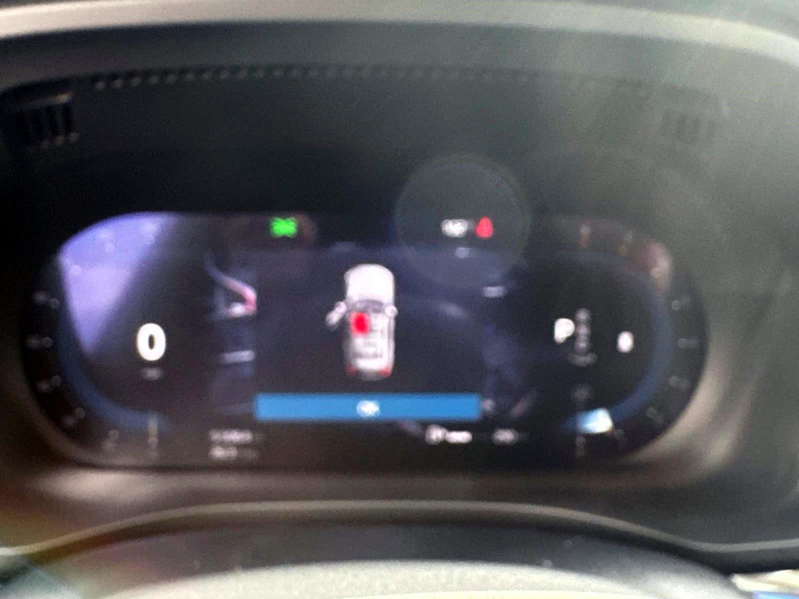 Certified 2025 Volvo XC60 B5 Plus image 26