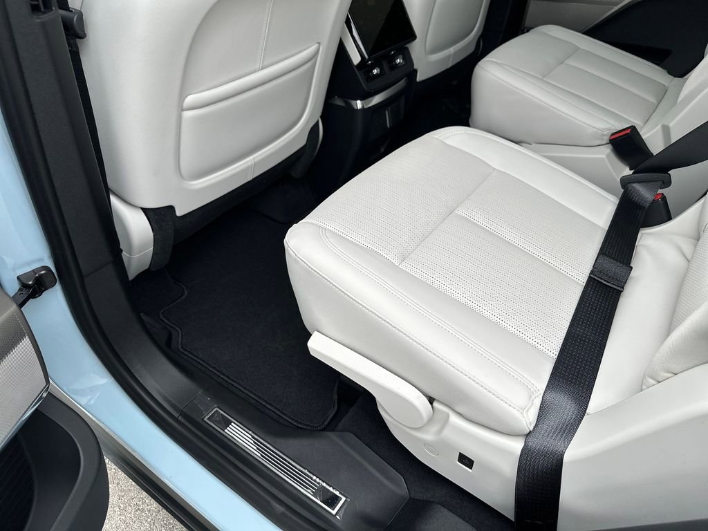 New 2026 Cadillac Vistiq Premium Luxury AWD/4WD image 35