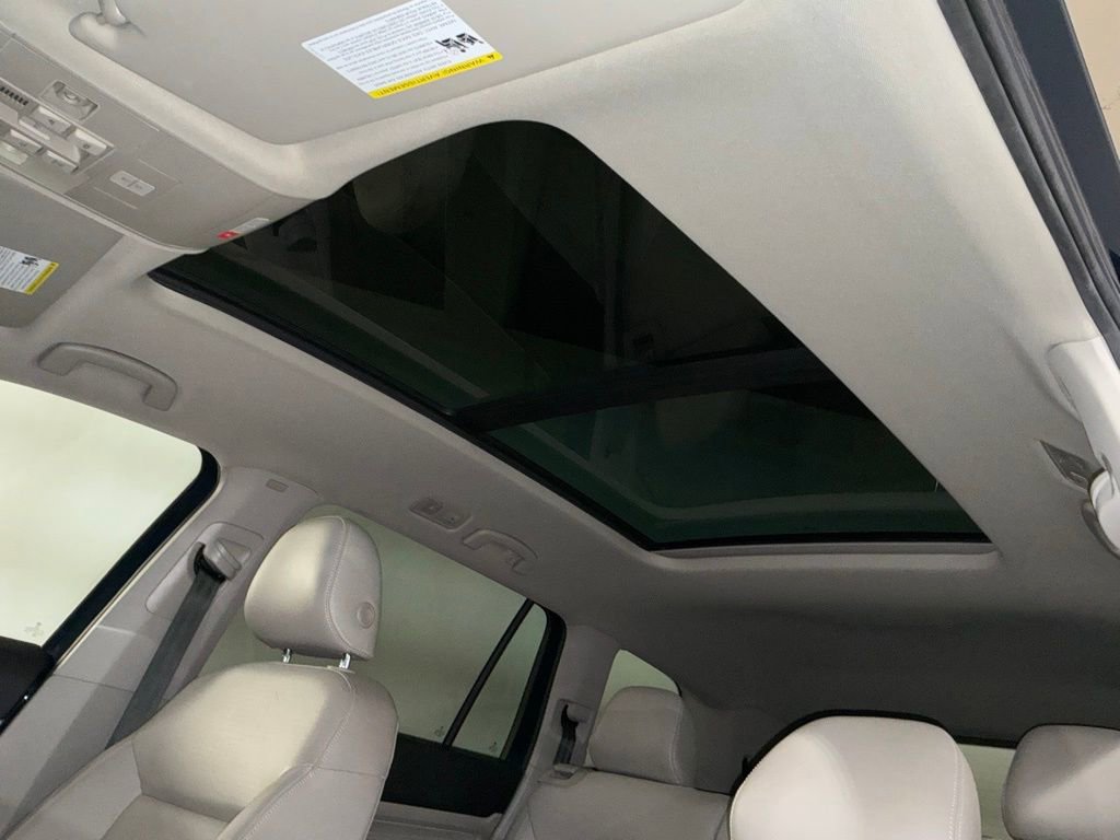 Used 2022 Volkswagen Atlas SE w/ Panoramic Sunroof Package image 5