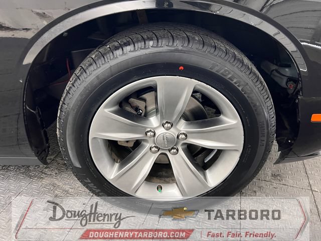 Used 2016 Dodge Challenger SXT RWD image 20