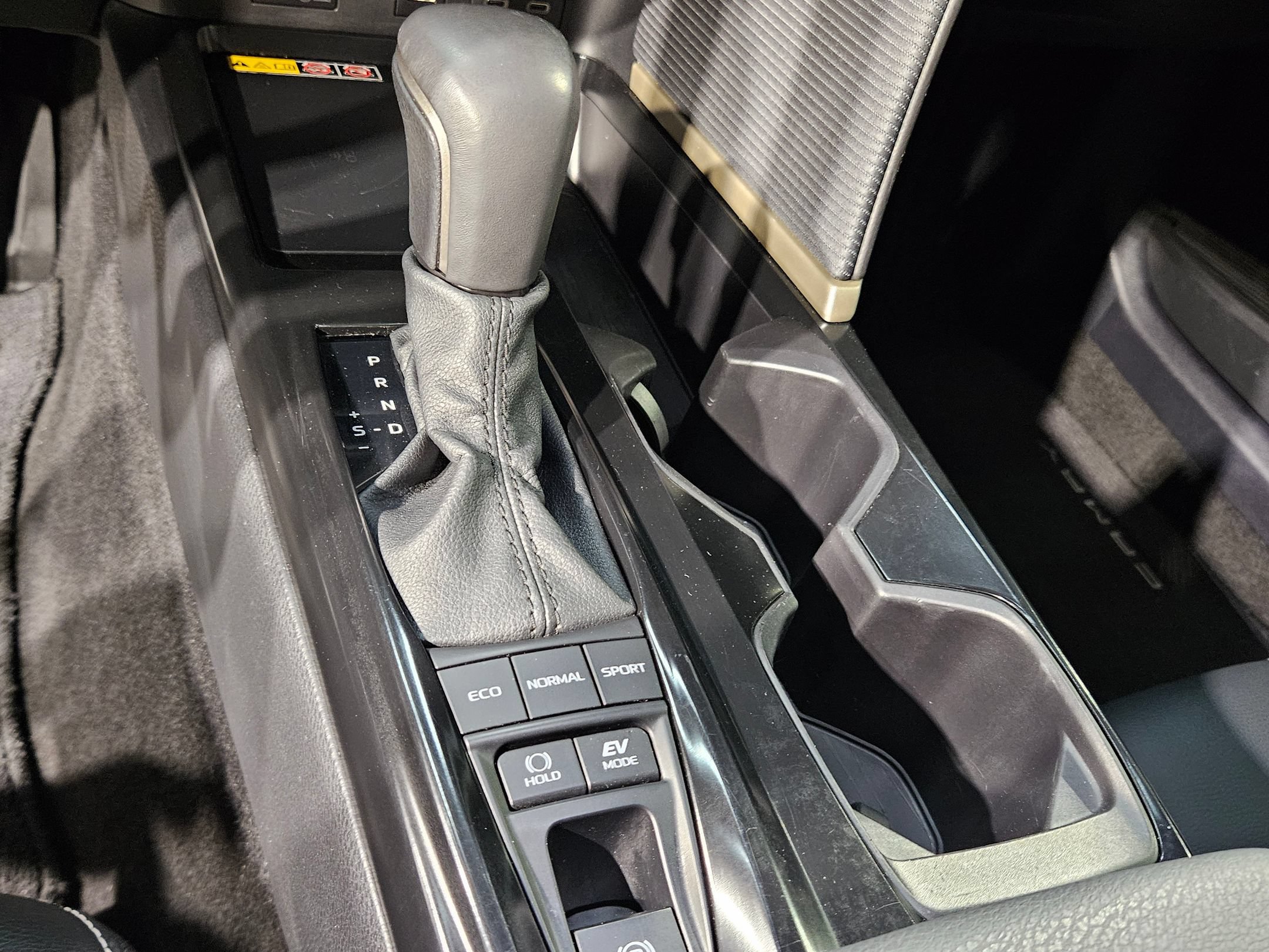 Used 2025 Toyota Camry SE FWD image 32