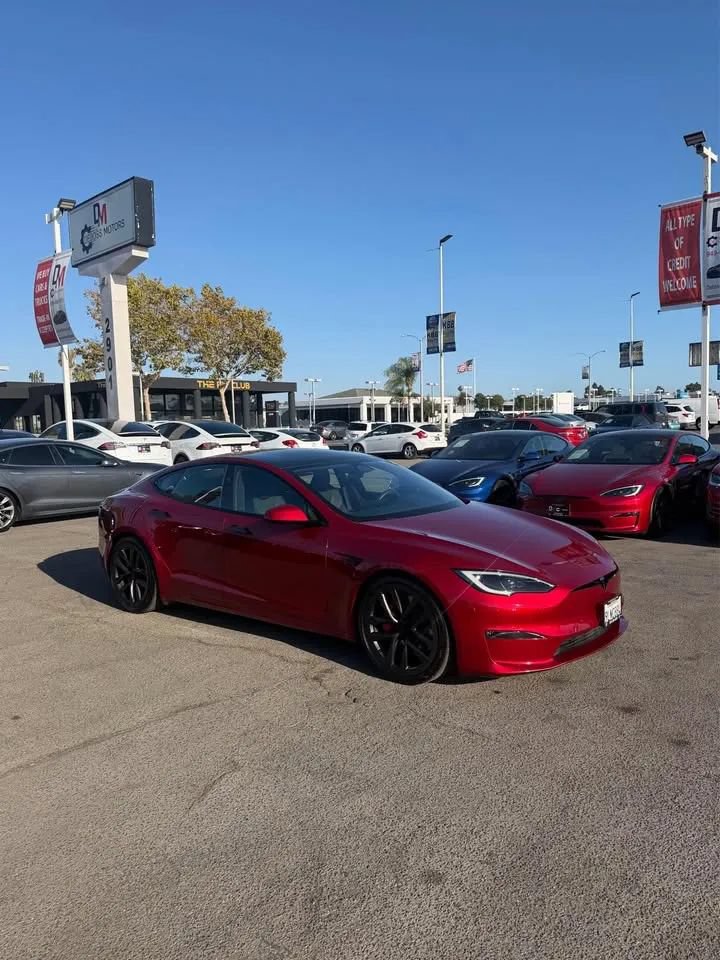 Used 2024 Tesla Model S Plaid AWD/4WD image 2
