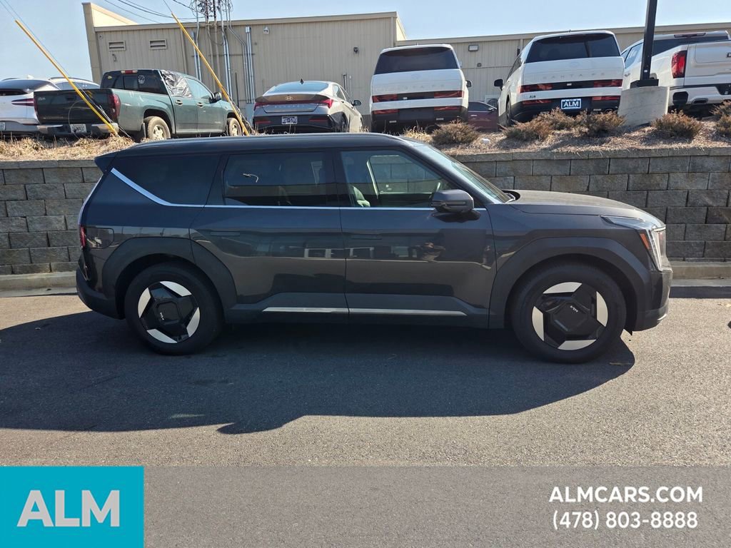 Used 2024 Kia EV9 Wind image 8