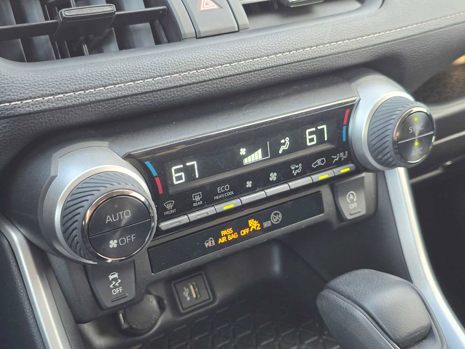 Certified 2024 Toyota RAV4 XLE image 30