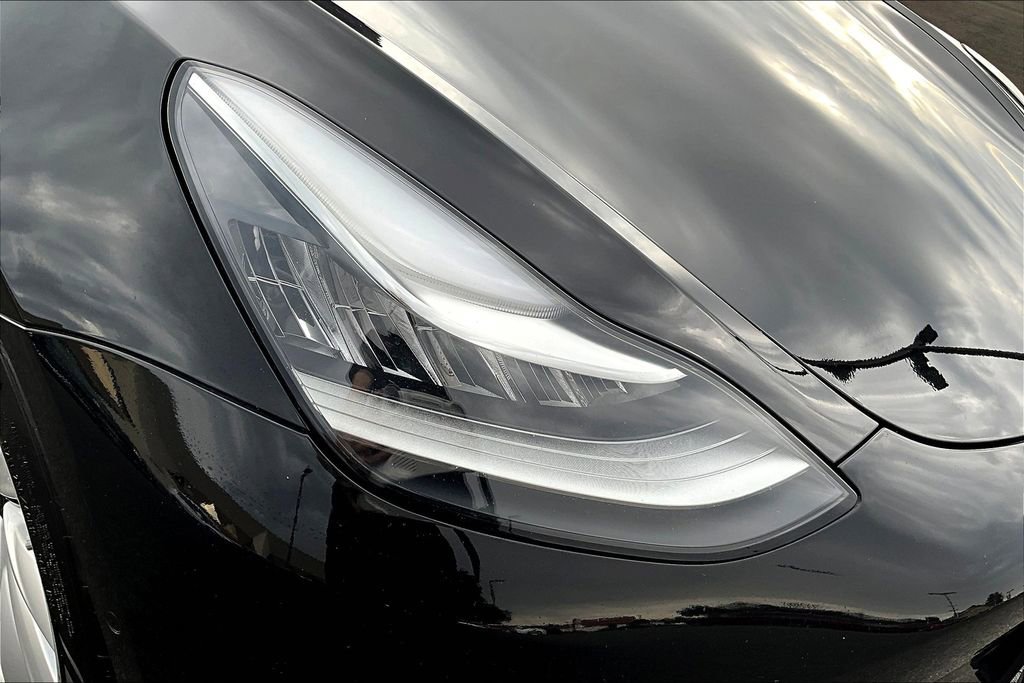 Used 2018 Tesla Model 3 Long Range image 29