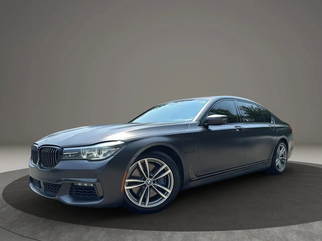 Used 2018 BMW 740e xDrive w/ Luxury Rear Seating Package image 1