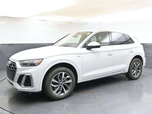 Used 2023 Audi Q5 2.0T Premium Plus w/ Premium Plus Package AWD/4WD image 2