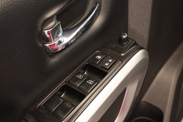 Used 2018 Nissan Titan PRO-4X image 8