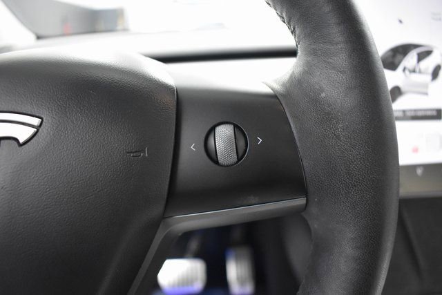 Used 2021 Tesla Model Y Long Range image 30