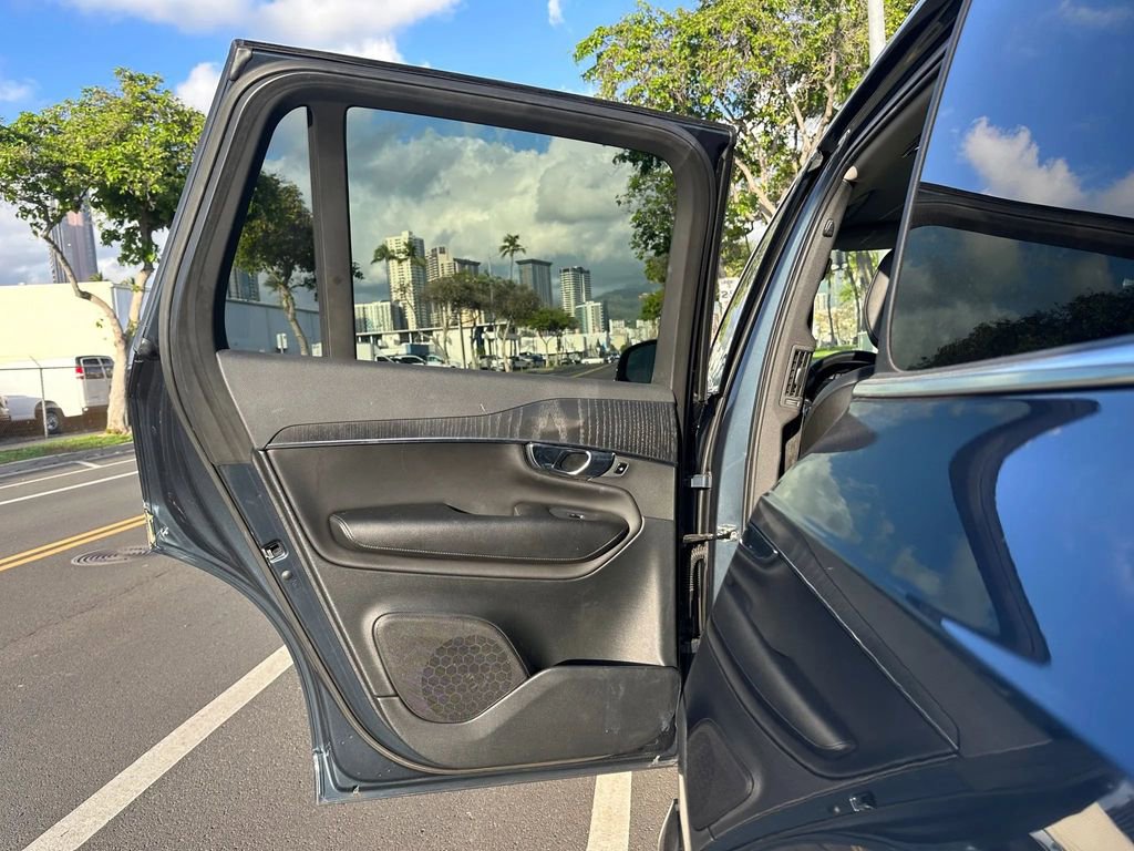 Used 2020 Volvo XC90 T5 Momentum w/ Protection Package Premier image 17