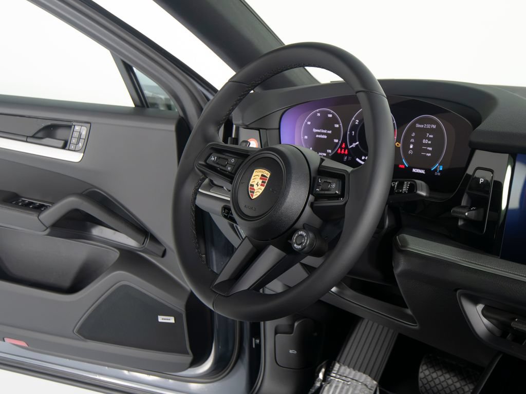 New 2026 Porsche Cayenne Coupe AWD/4WD image 34