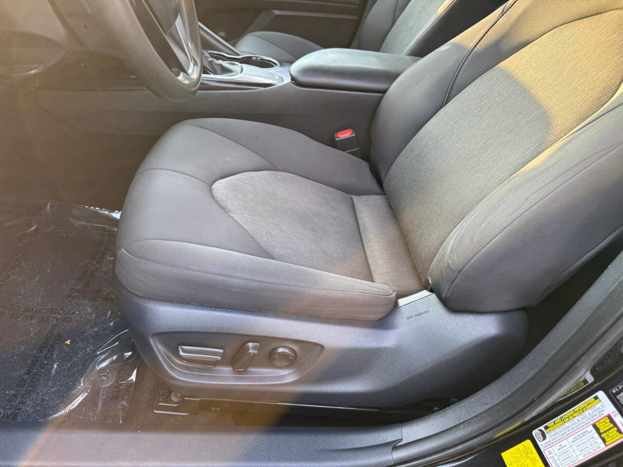 Used 2020 Toyota Camry LE image 16