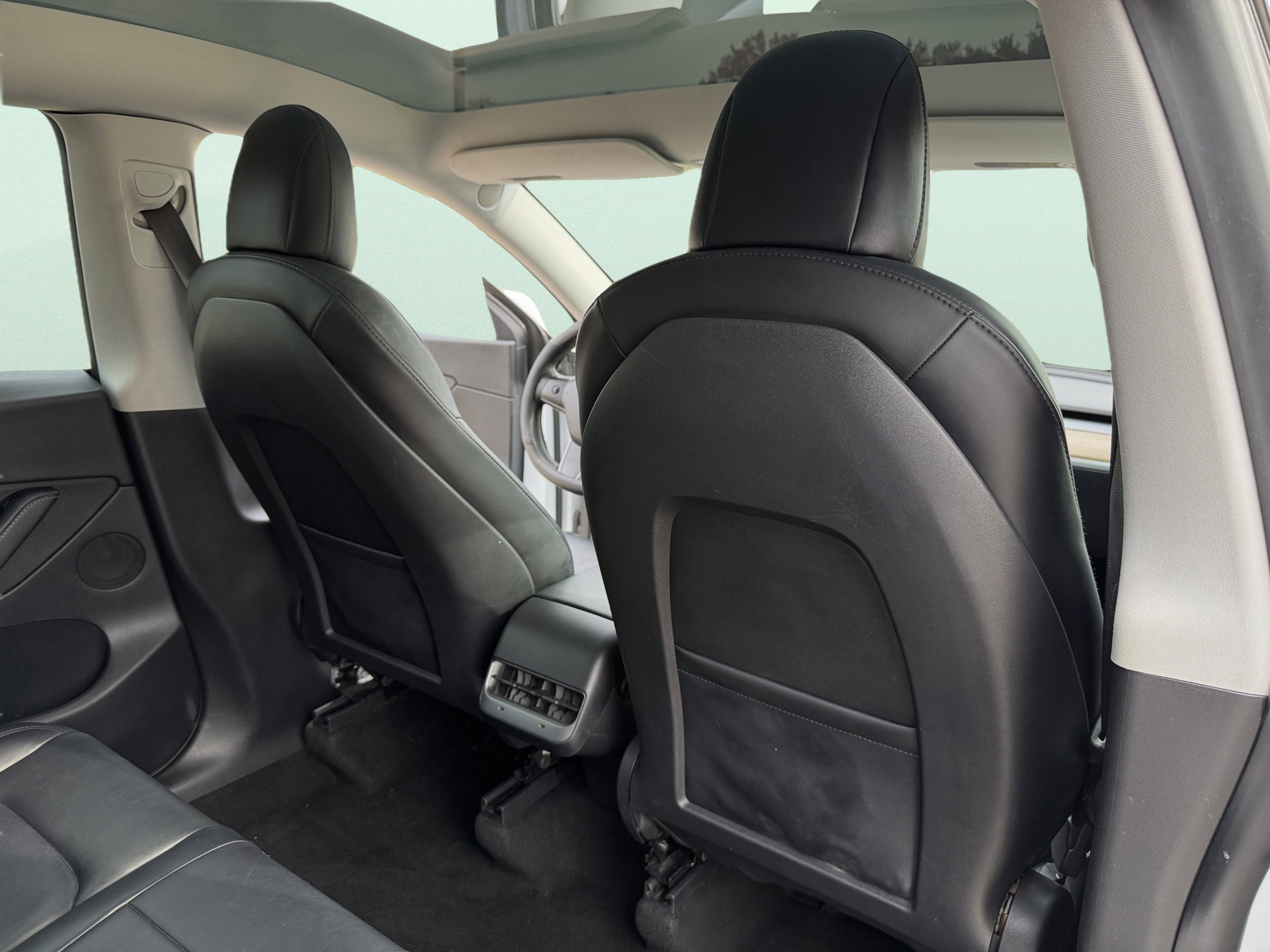 Used 2021 Tesla Model Y Long Range image 35