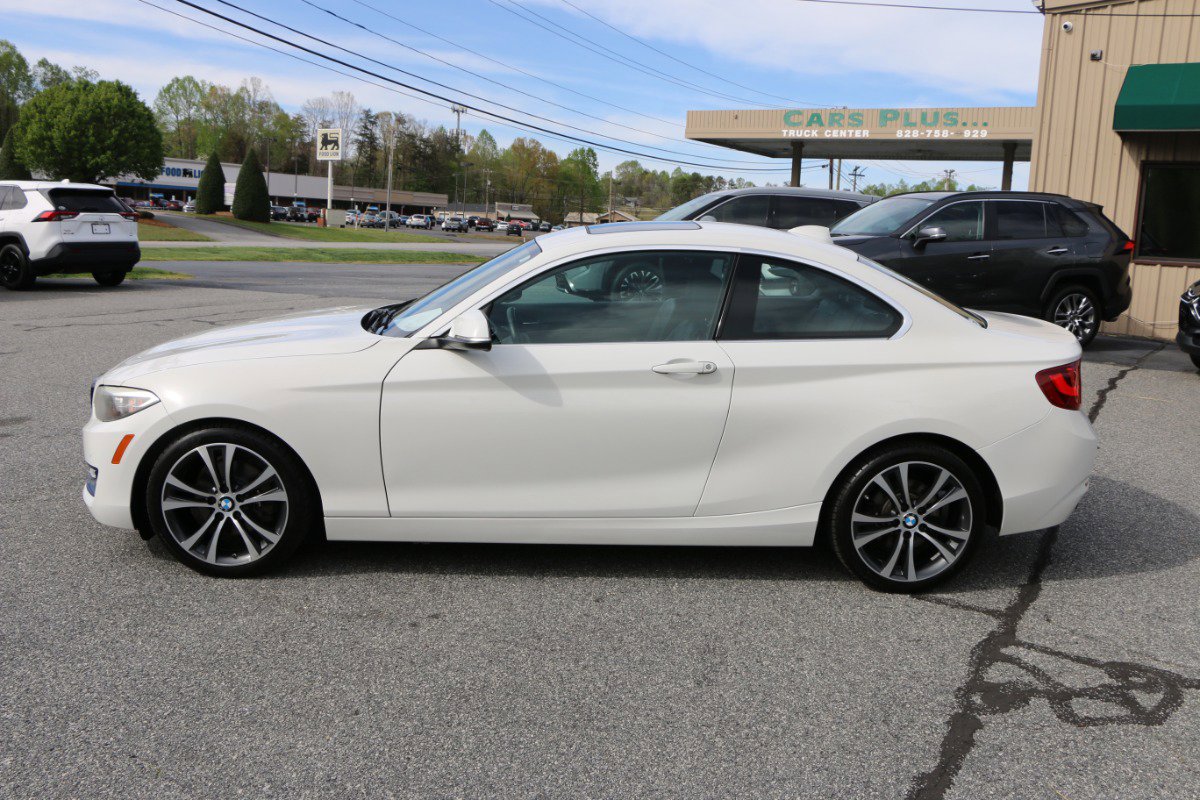 Used 2017 BMW 230i Coupe RWD image 2