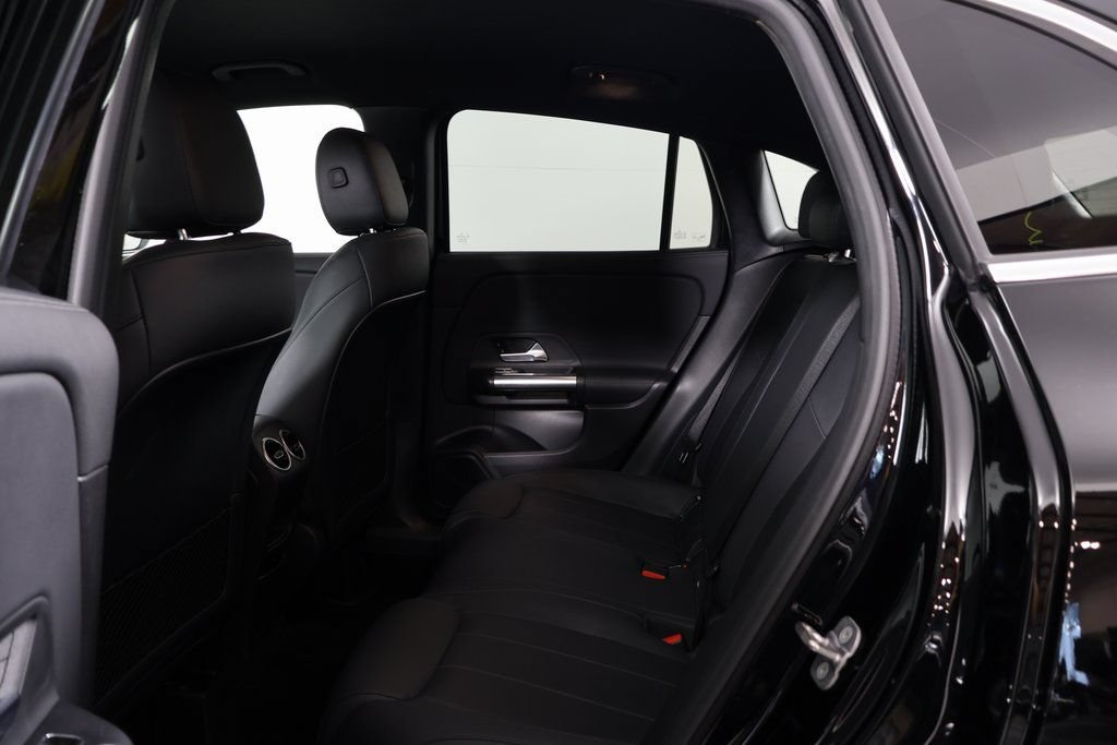 Used 2025 Mercedes-Benz GLA 250 image 11