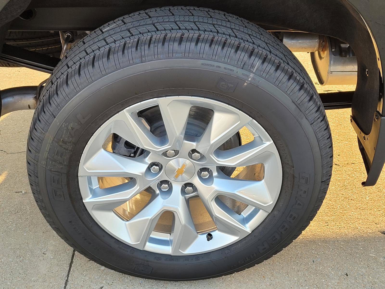 New 2026 Chevrolet Silverado 1500 Custom RWD image 5