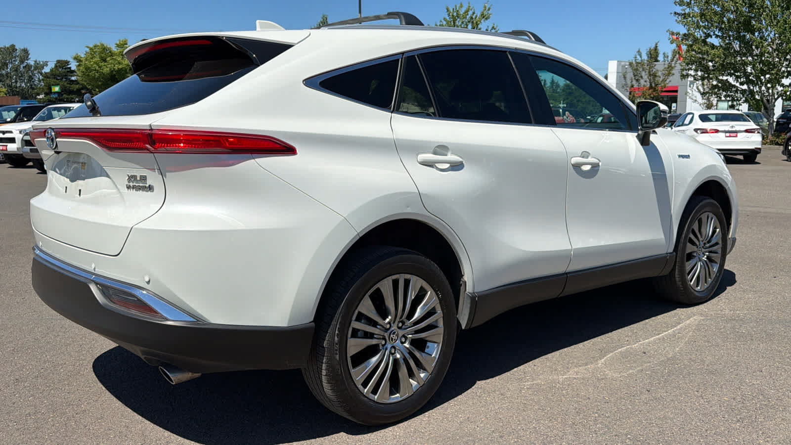 Certified 2021 Toyota Venza XLE w/ Softex Package AWD/4WD image 4