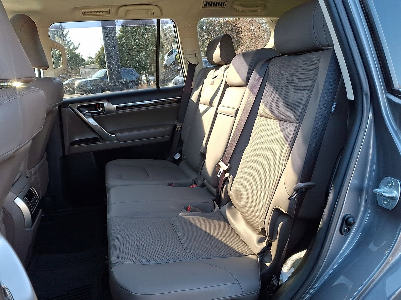 Used 2020 Lexus GX 460 Premium image 28