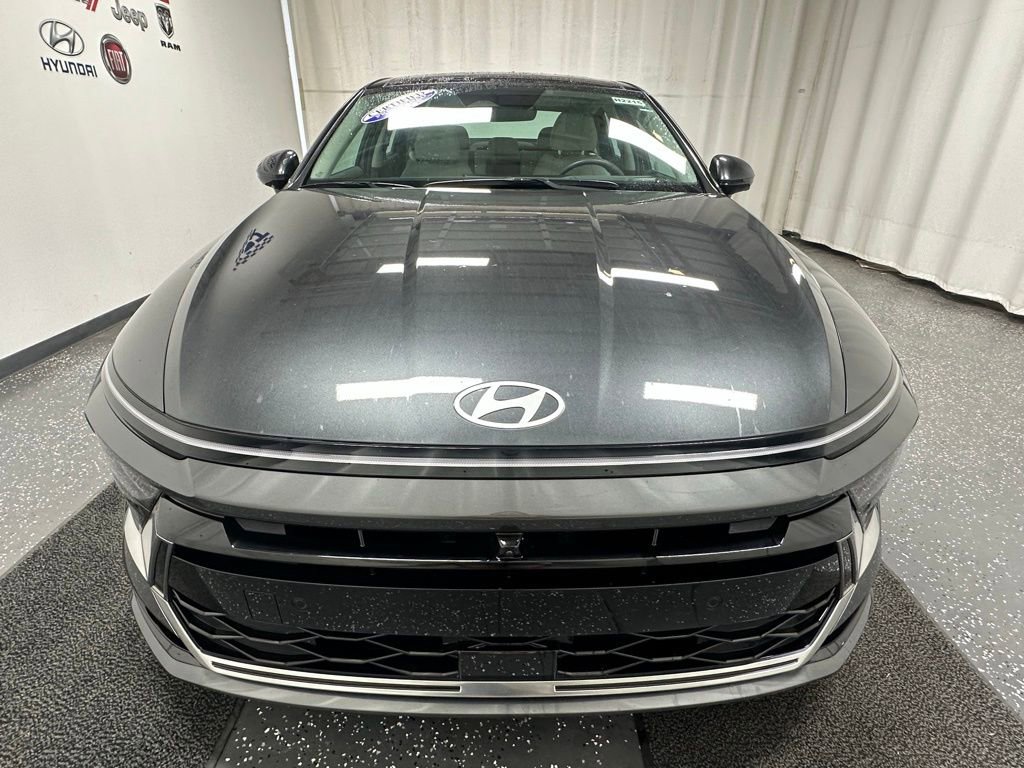 Used 2025 Hyundai Sonata Limited image 3