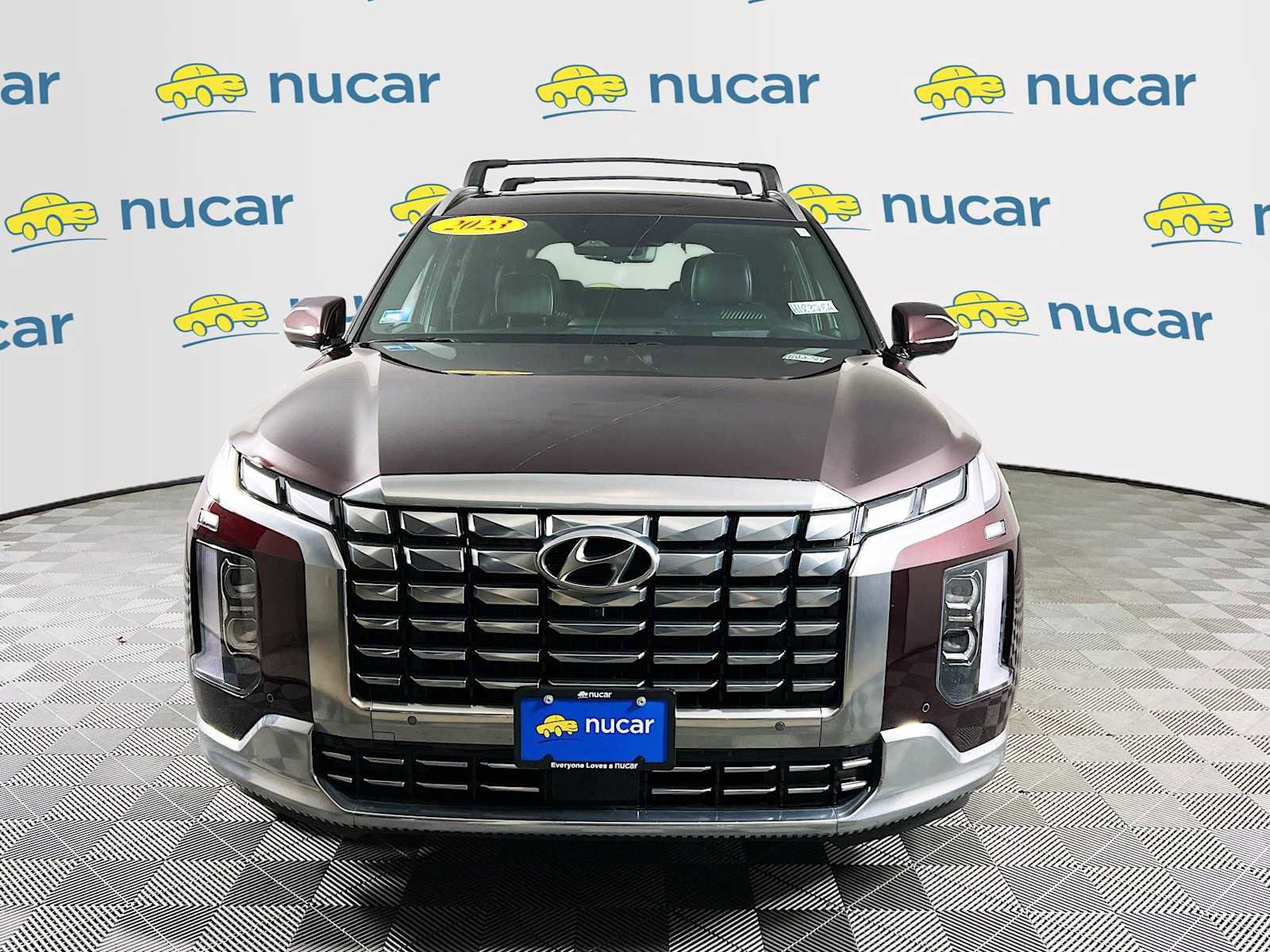 Used 2023 Hyundai Palisade Calligraphy image 2