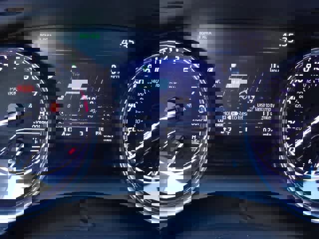 Used 2020 Toyota Camry LE w/ Convenience Package image 19