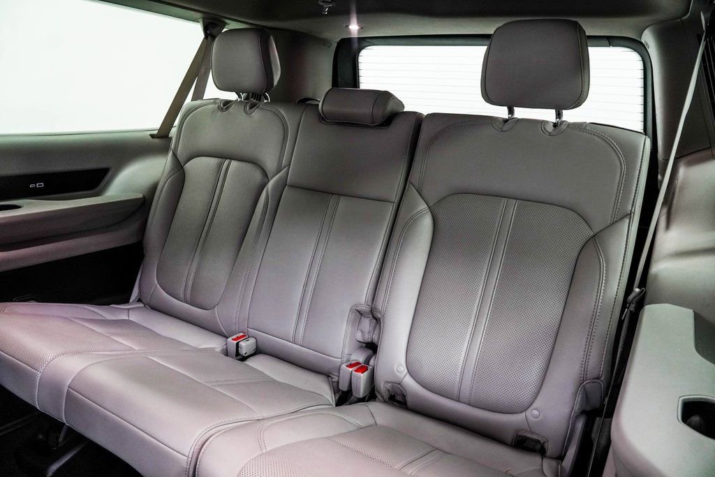 Used 2024 Jeep Wagoneer L Series II w/ Flexible Seating Group AWD/4WD image 47