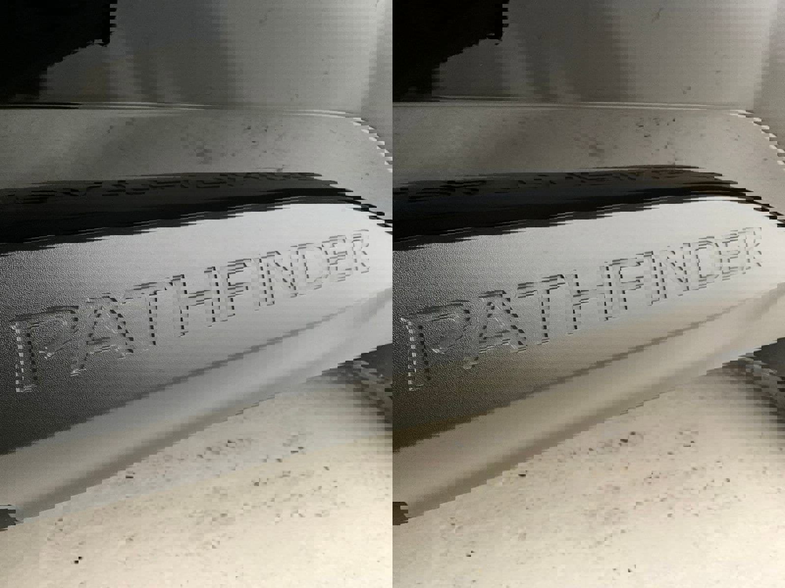 Used 2025 Nissan Pathfinder SL w/ Black Appearance Package image 29