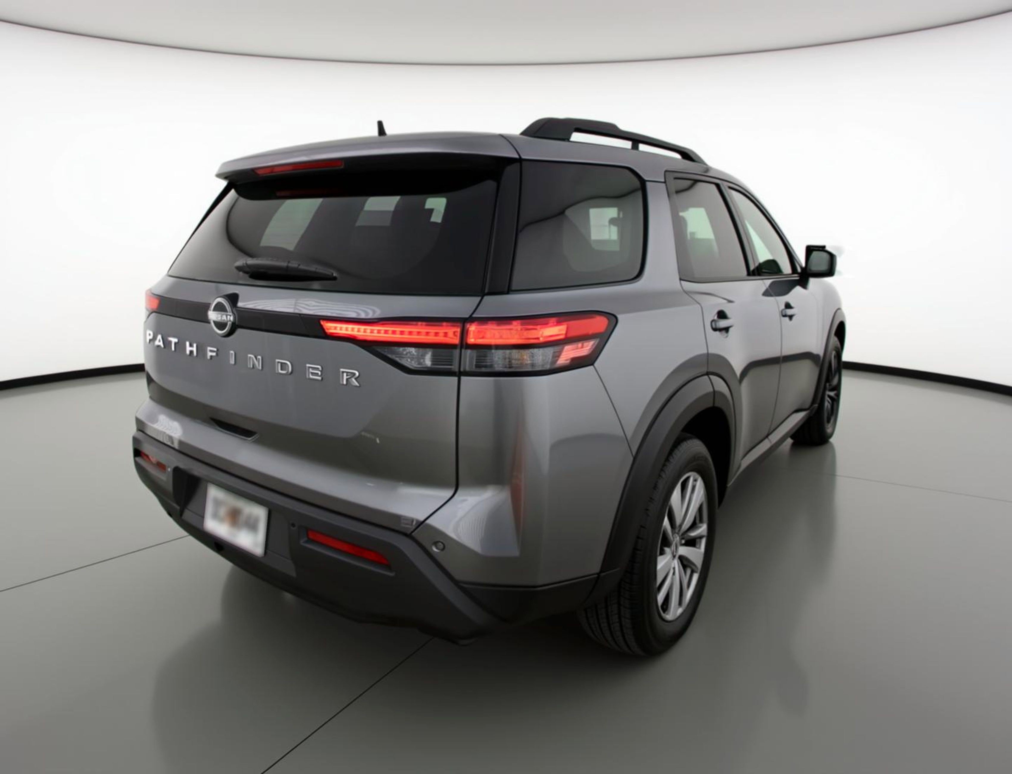 Used 2025 Nissan Pathfinder SV image 9