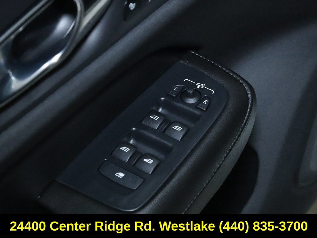 Used 2022 Volvo S60 T8 R-Design Expression AWD/4WD image 16