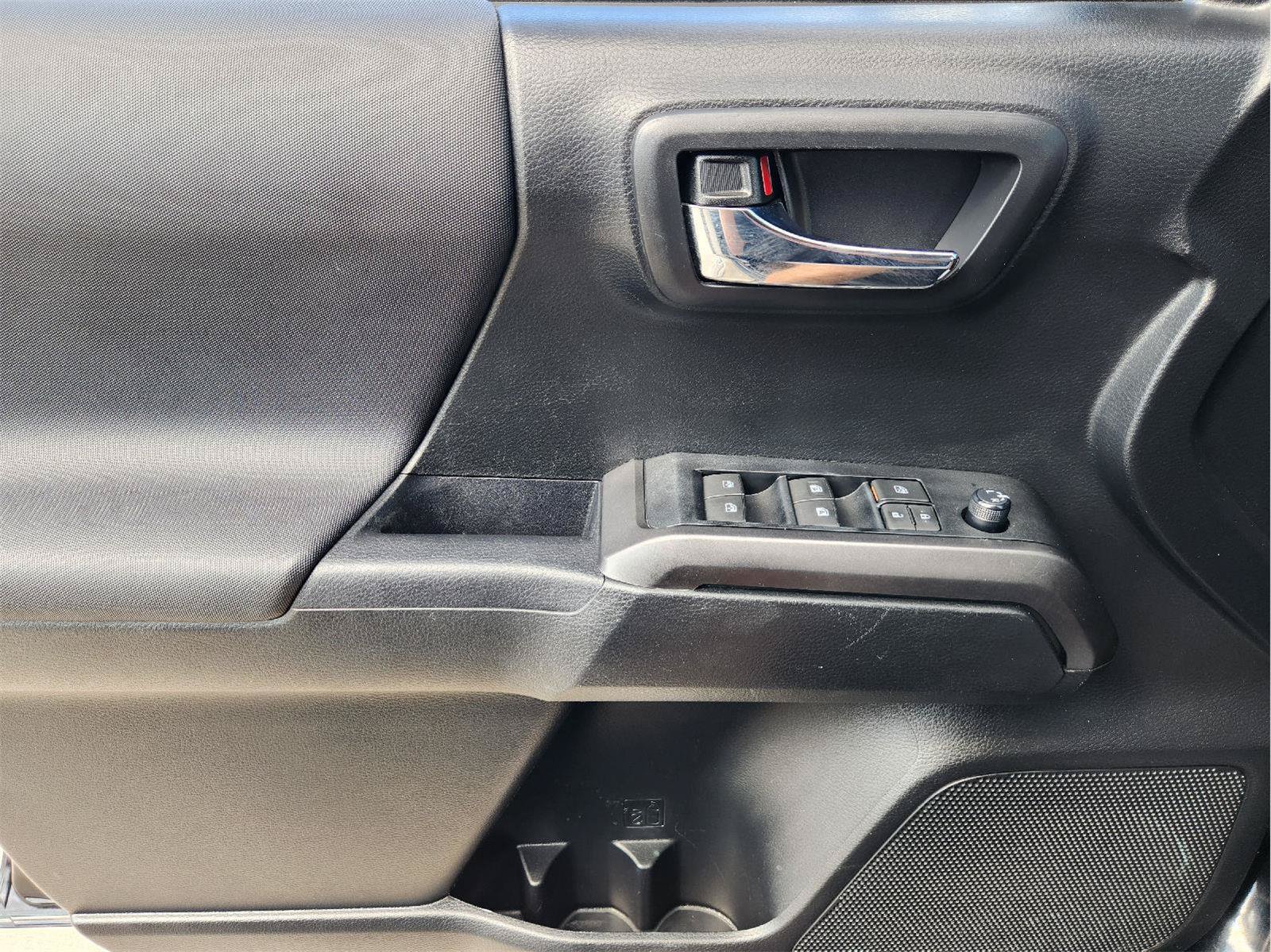 Used 2019 Toyota Tacoma TRD Sport RWD image 22