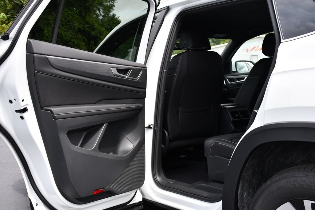 New 2026 Volkswagen Atlas Cross Sport SE AWD/4WD image 16