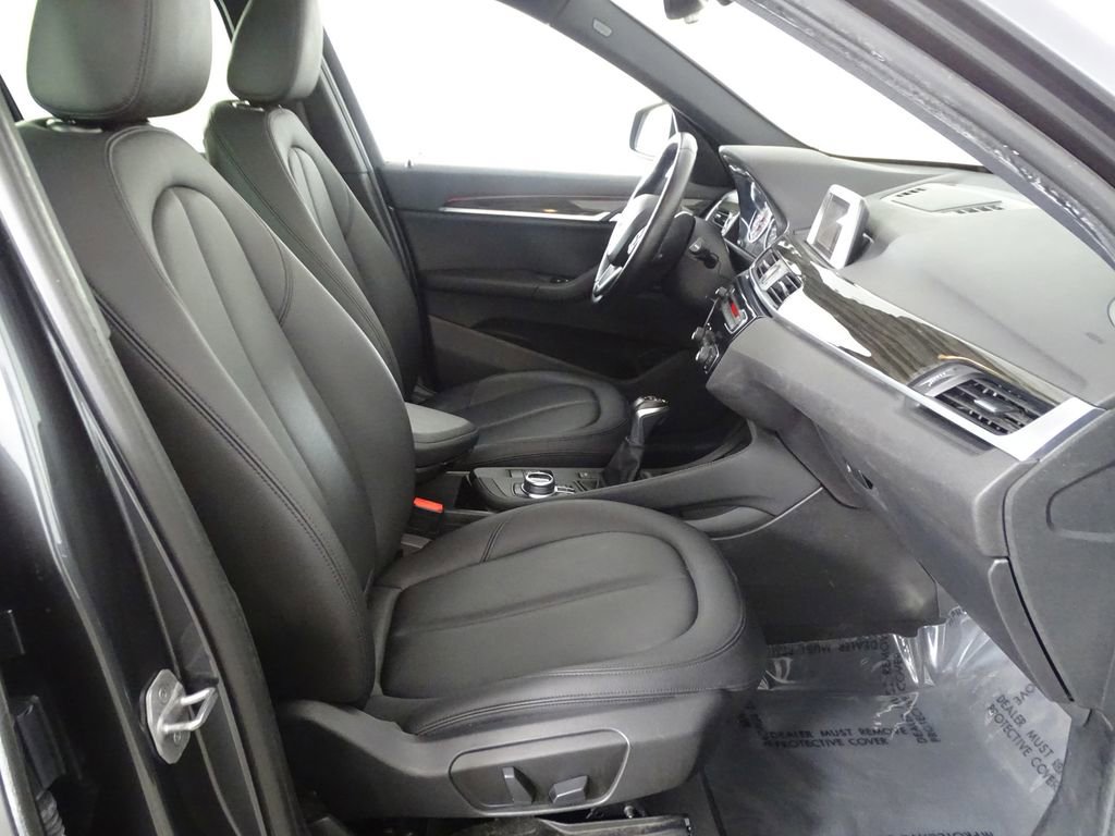 Used 2017 BMW X1 xDrive28i image 11