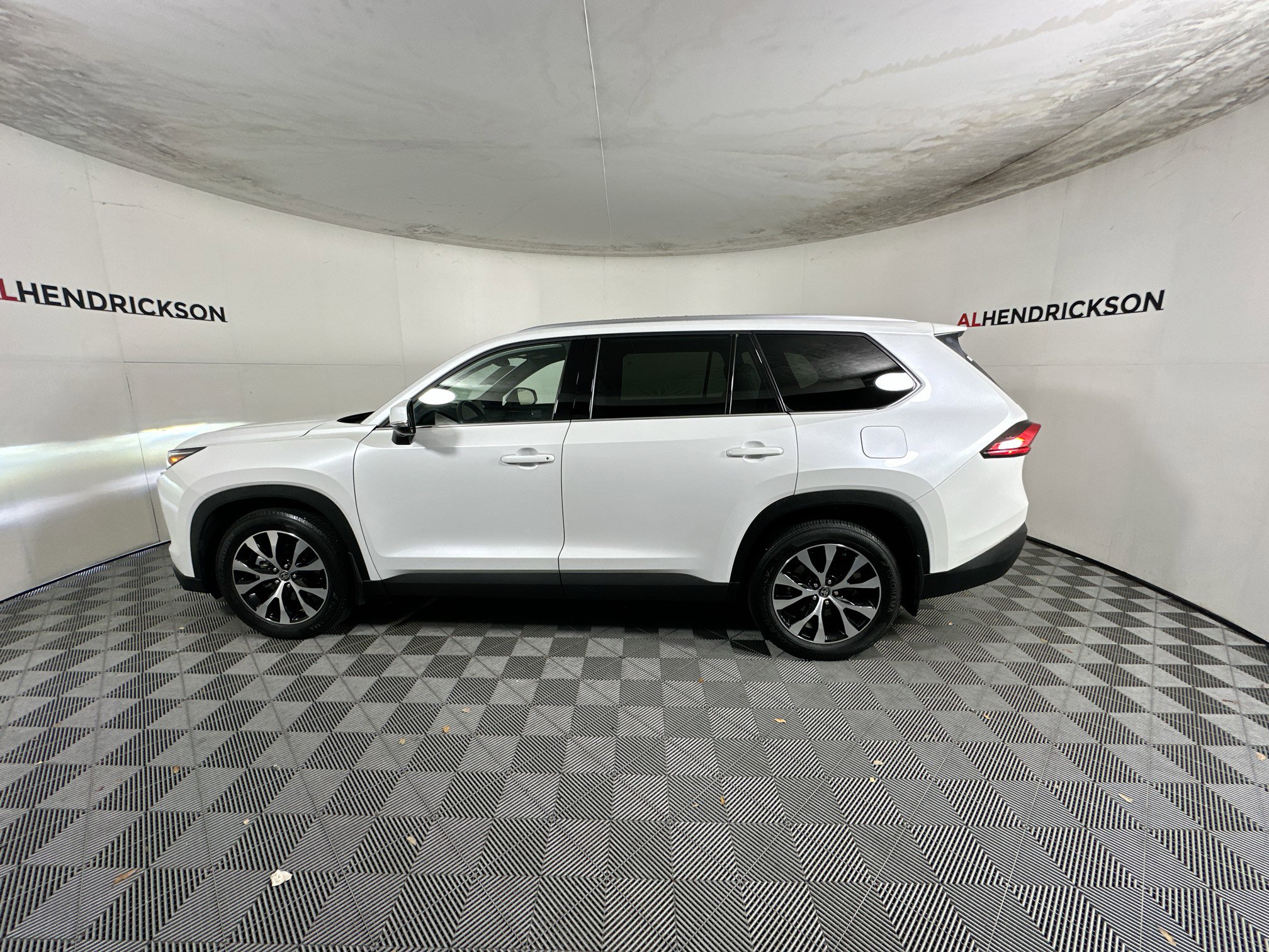 Used 2024 Toyota Grand Highlander AWD Hybrid image 6