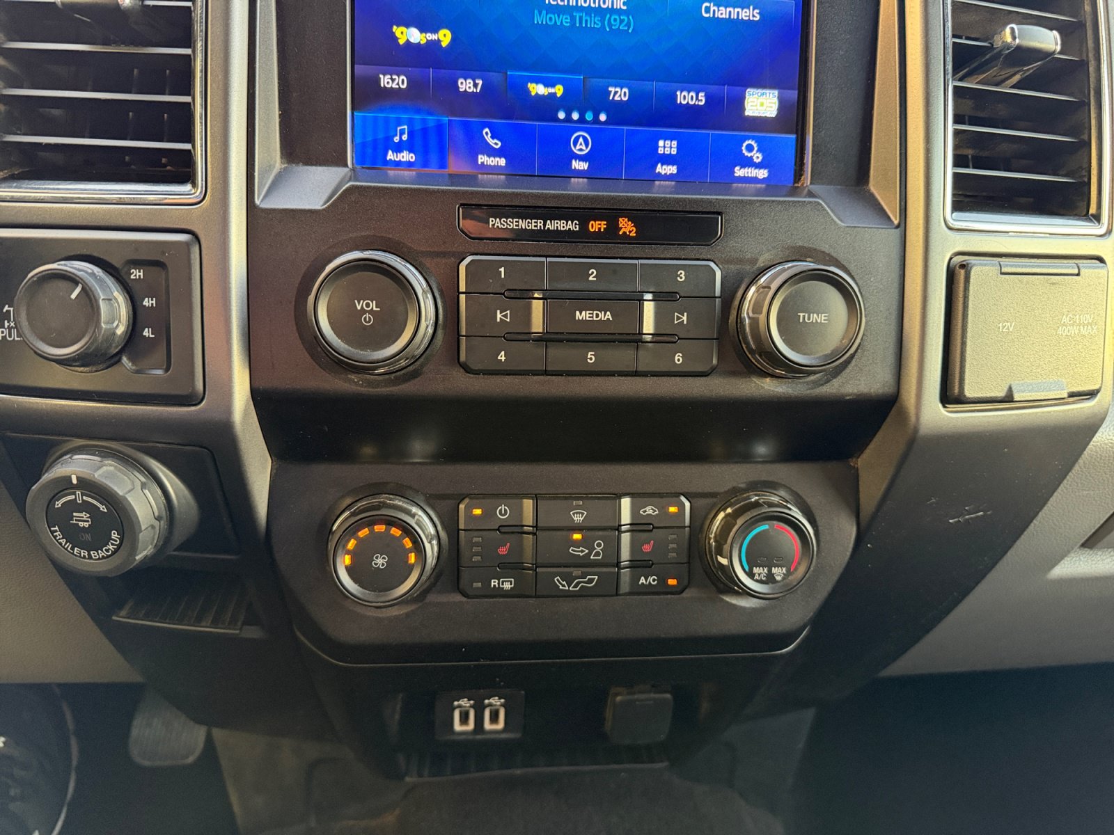 Used 2020 Ford F150 XLT w/ Equipment Group 302A Luxury AWD/4WD image 24
