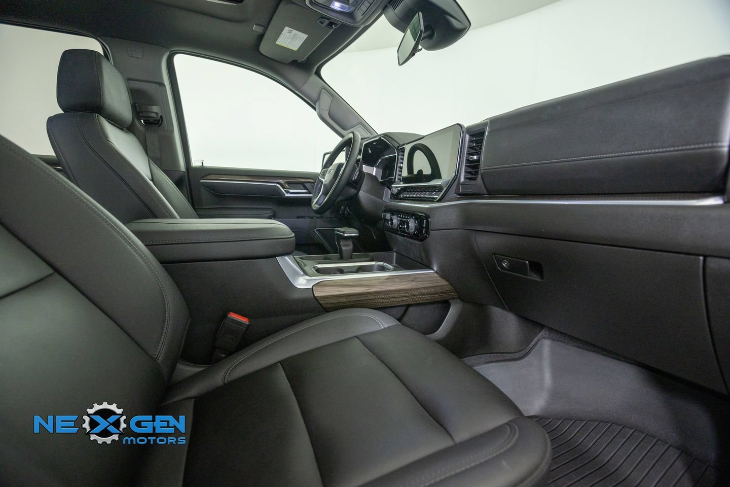 Used 2025 Chevrolet Silverado 1500 RST w/ RST All Star Premium Package AWD/4WD image 42