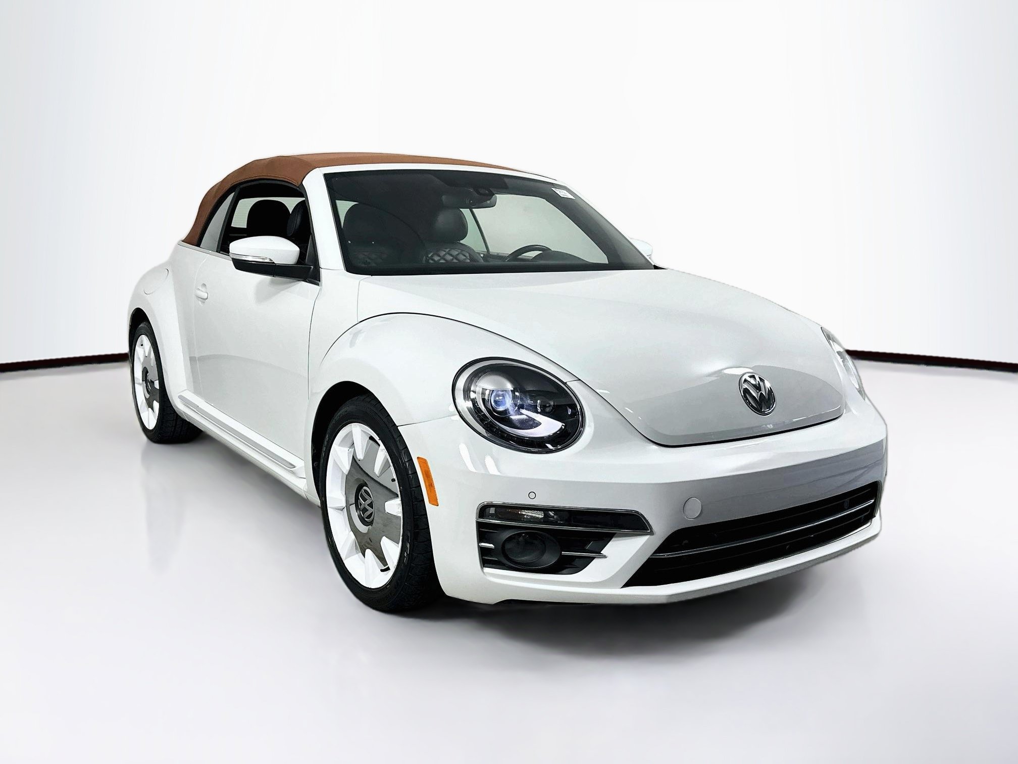 Used 2019 Volkswagen Beetle 2.0T S FWD image 3