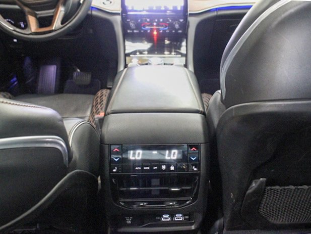 Certified 2022 Jeep Grand Cherokee Summit w/ Luxury Tech Group V image 7